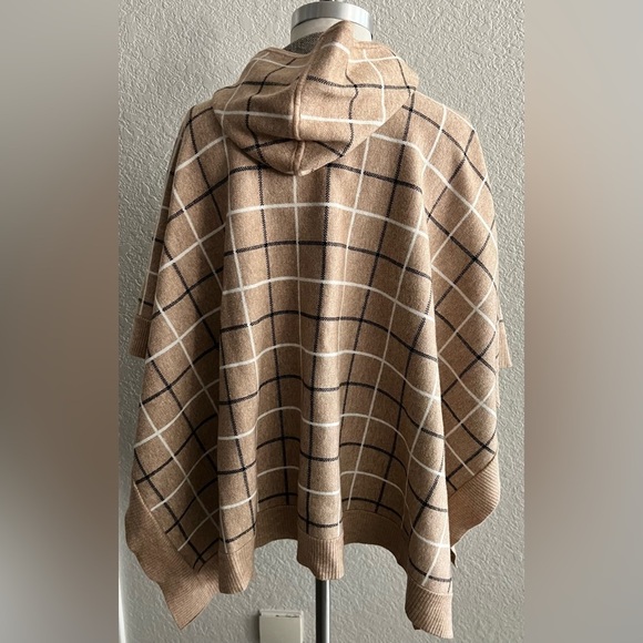 Tahari Womens One Size Pullover Poncho Hooded Sweater beige window pane - Picture 4 of 5